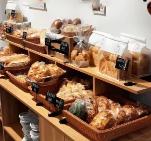 Handmade PP Plastic Woven Rattan Bread & Fruit Basket for Kitchen Supermarket Hotel Use