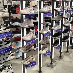 Modern Metal Sneaker Display Rack Adjustable Wall Mounted High Load Bearing Sport Shoe Stand for Boutique Retail Store