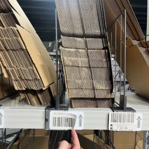 带价格卡槽的货架分隔板，带价格标签通道的 PVC 和金属网状分隔板，适用于杂货店货架使用