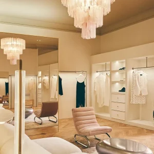 Showcase Ivory White Boutique Display Set Low Platform Table Open Shelf Cabinet Luxury Clothing Store Furniture Fashion Brand